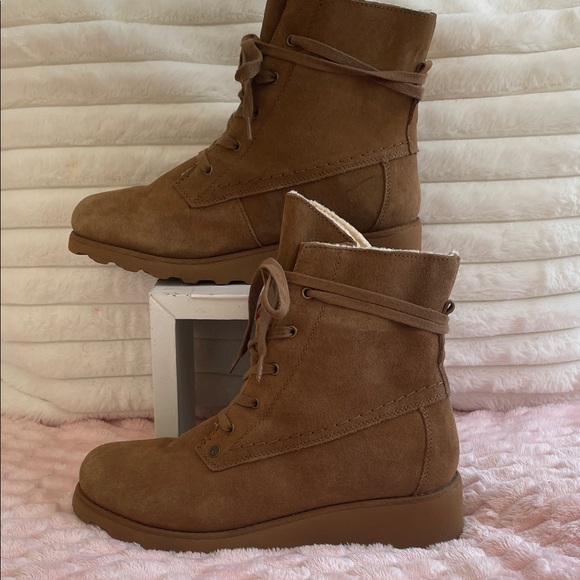BearPaw Women's Brown Suede Lace Up Boots - Picture 8 of 11